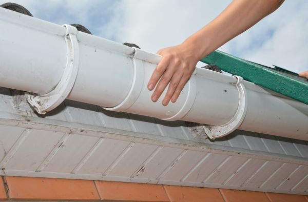 Gutter Reattachment in Statesville